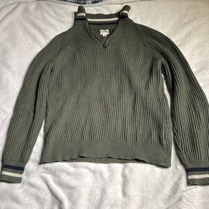 Mens medium size Vintage green and navy j crew sweater